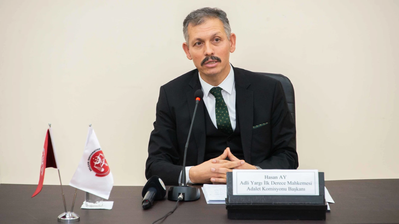 Adalet Komisyonu Başkanı Hasan Ay, Kariyer Günleri’nde öğrencilerle tecrübelerini paylaştı 